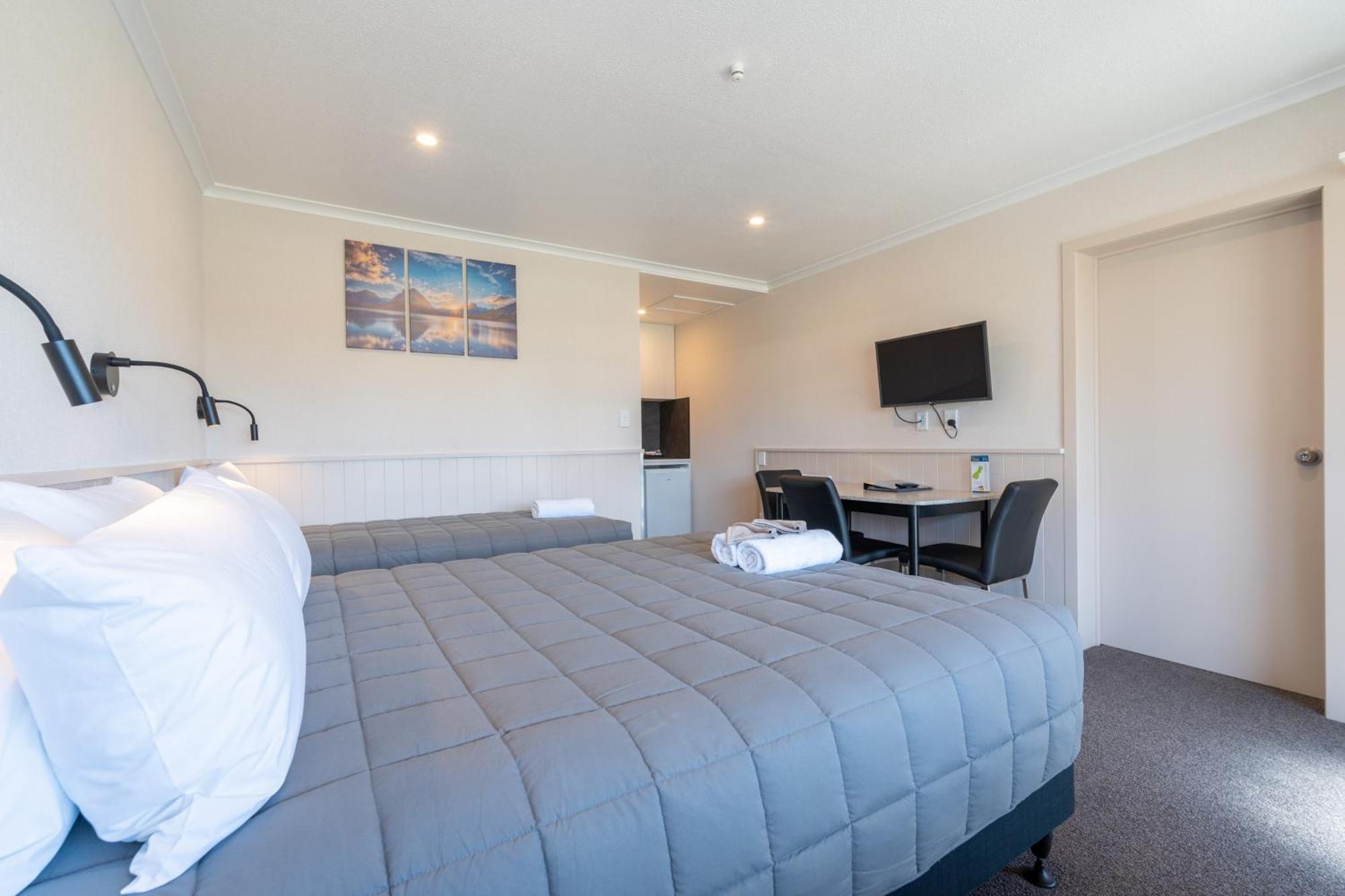 Te Anau Top 10 Holiday Park And Motels מראה חיצוני תמונה